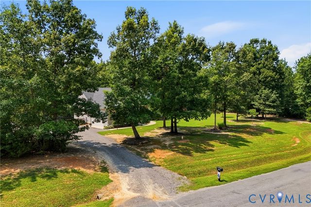 153 Beagle Run Dr, Bumpass, VA 23024