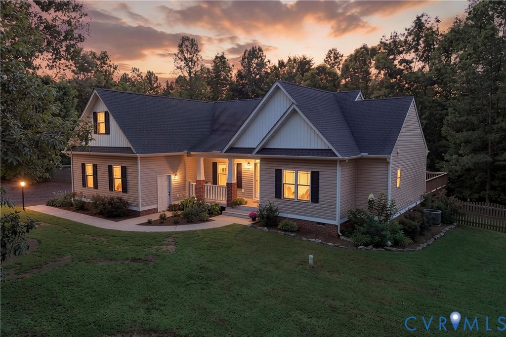 153 Beagle Run Dr, Bumpass, VA 23024