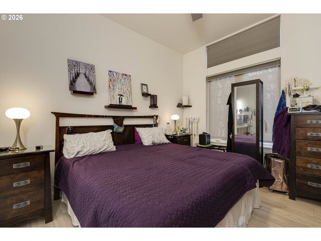 1455 N KILLINGSWORTH St 216, Portland, OR 97217