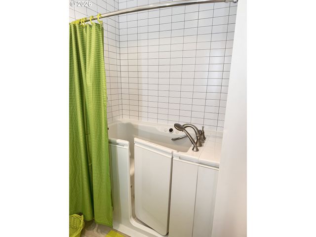 1455 N KILLINGSWORTH St 216, Portland, OR 97217