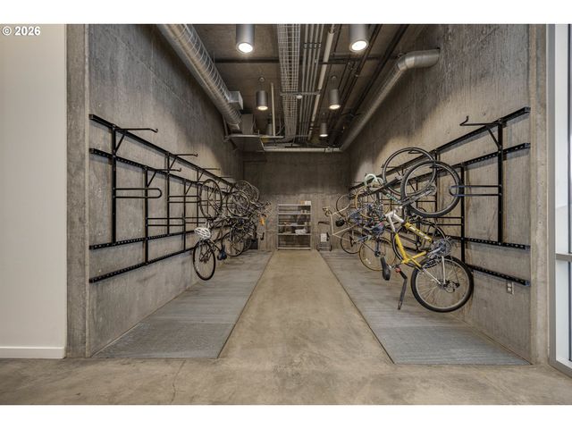 1455 N KILLINGSWORTH St 216, Portland, OR 97217