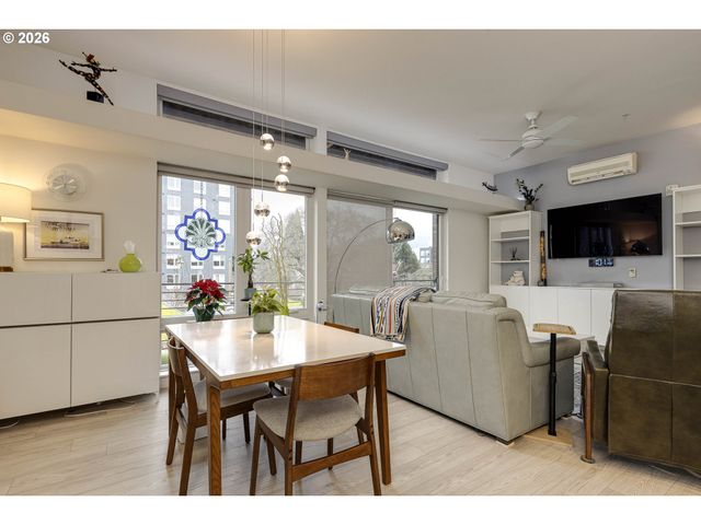 1455 N KILLINGSWORTH St 216, Portland, OR 97217