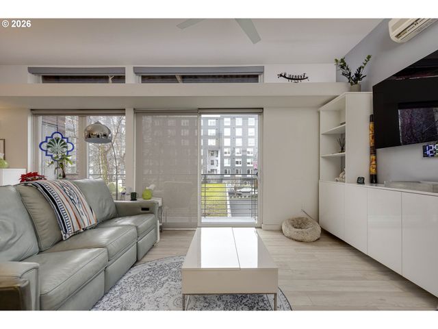 1455 N KILLINGSWORTH St 216, Portland, OR 97217