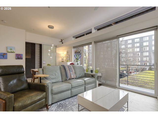 1455 N KILLINGSWORTH St 216, Portland, OR 97217