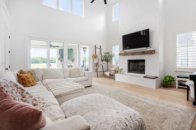 7546 Delancey Dr, College Grove, TN 37046