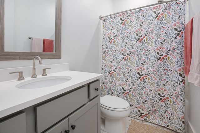 7546 Delancey Dr, College Grove, TN 37046