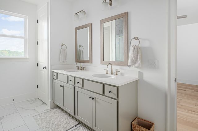 7546 Delancey Dr, College Grove, TN 37046