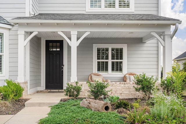 7546 Delancey Dr, College Grove, TN 37046