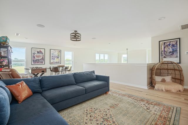 7546 Delancey Dr, College Grove, TN 37046