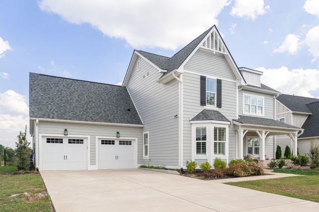 7546 Delancey Dr, College Grove, TN 37046