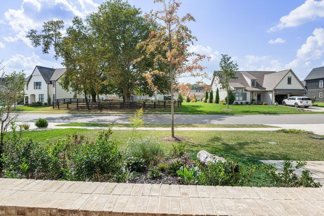 7546 Delancey Dr, College Grove, TN 37046