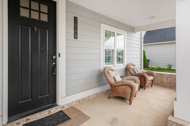 7546 Delancey Dr, College Grove, TN 37046