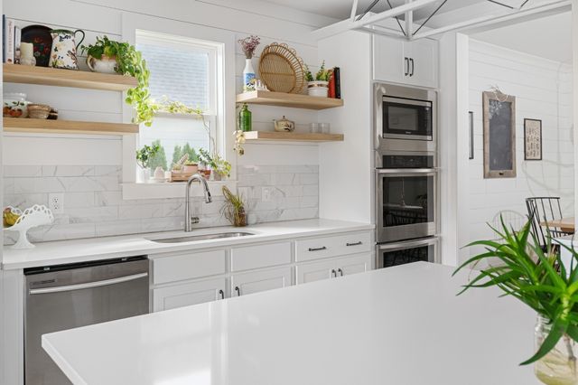 7546 Delancey Dr, College Grove, TN 37046