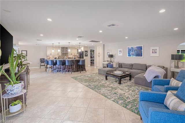 2274 SE 27th ST, Cape Coral, FL 33904