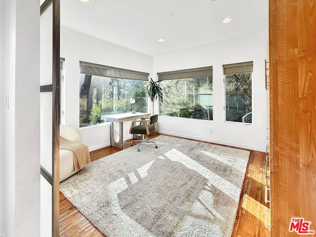 8265 Mannix Drive, Los Angeles, CA 90046