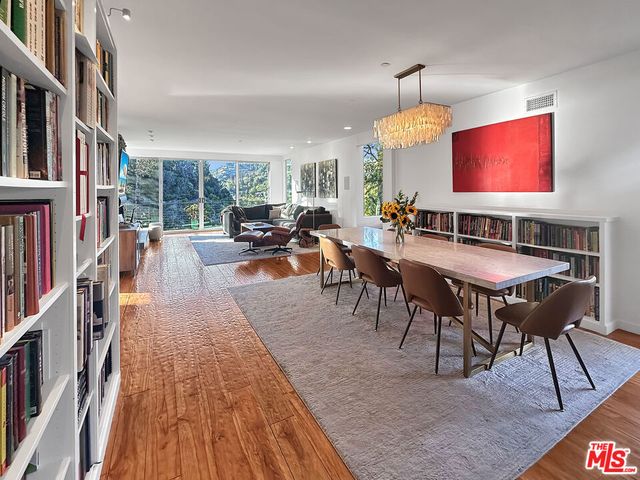 8265 Mannix Drive, Los Angeles, CA 90046