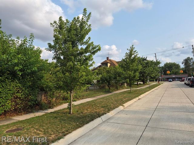 4879 E 9 Mile Road, Warren, MI 48089