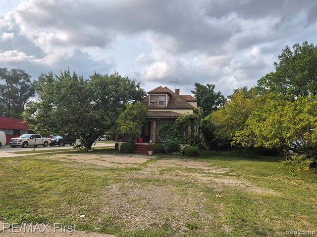 4879 E 9 Mile Road, Warren, MI 48089