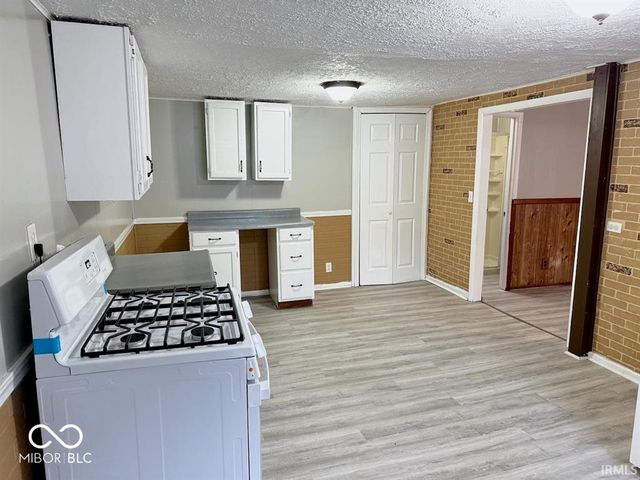 2202 S Penn Street, Muncie, IN 47302