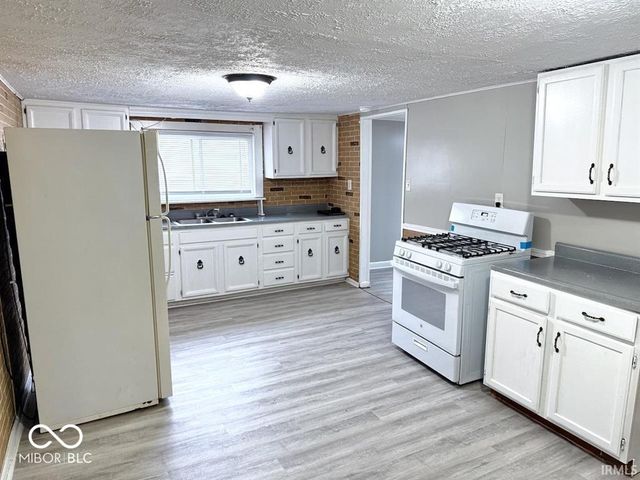 2202 S Penn Street, Muncie, IN 47302