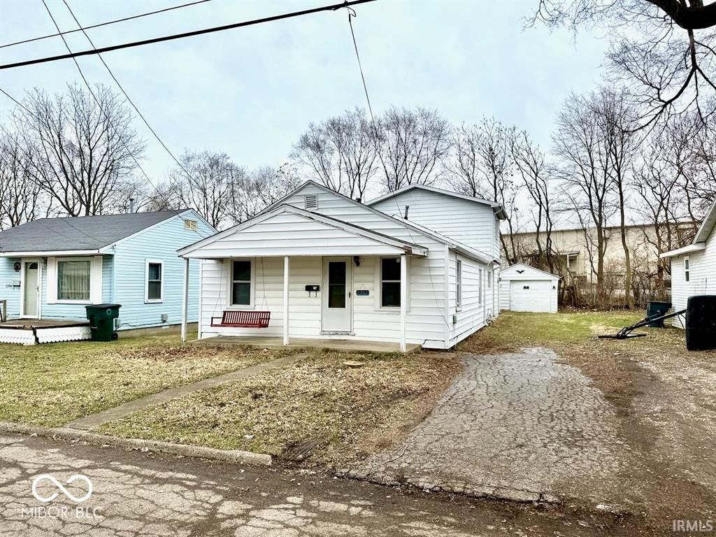 2202 S Penn Street, Muncie, IN 47302