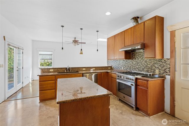 1811 9th, Anacortes, WA 98221