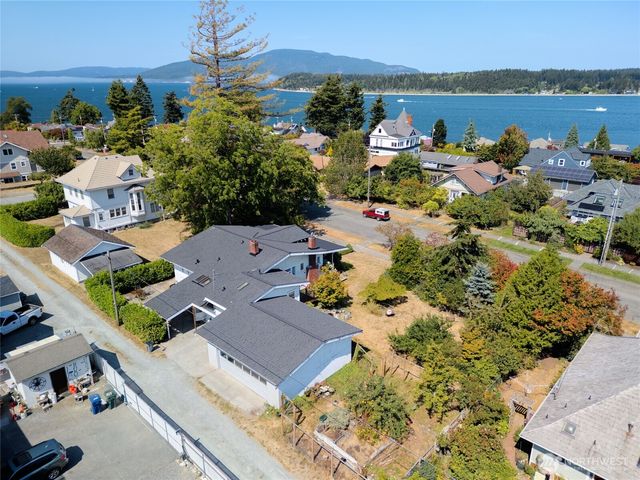 1811 9th, Anacortes, WA 98221