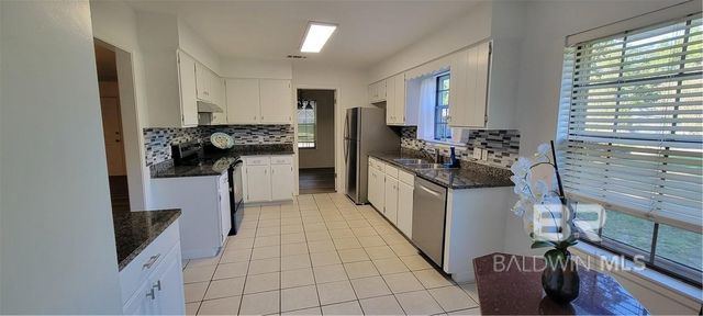 573 Ridgewood Drive, Daphne, AL 36526