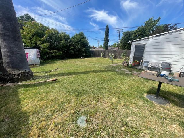 2008 Joan Way, Sacramento, CA 95825
