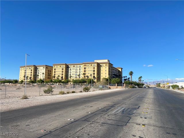 2405 West Serene Avenue 827, Las Vegas, NV 89123