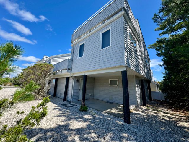 2404 BAYVIEW AVE, Barnegat Light, NJ 08006