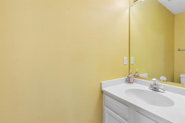 6131 Pommel Place, West Des Moines, IA 50266