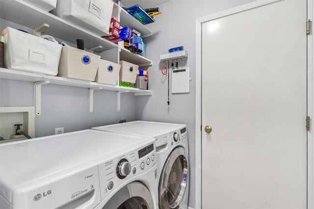 6131 Pommel Place, West Des Moines, IA 50266