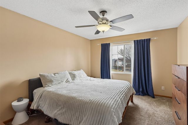 6131 Pommel Place, West Des Moines, IA 50266