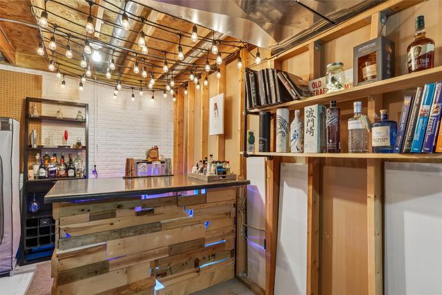 6131 Pommel Place, West Des Moines, IA 50266