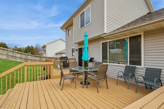 6131 Pommel Place, West Des Moines, IA 50266