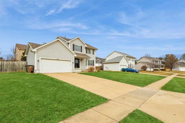 6131 Pommel Place, West Des Moines, IA 50266