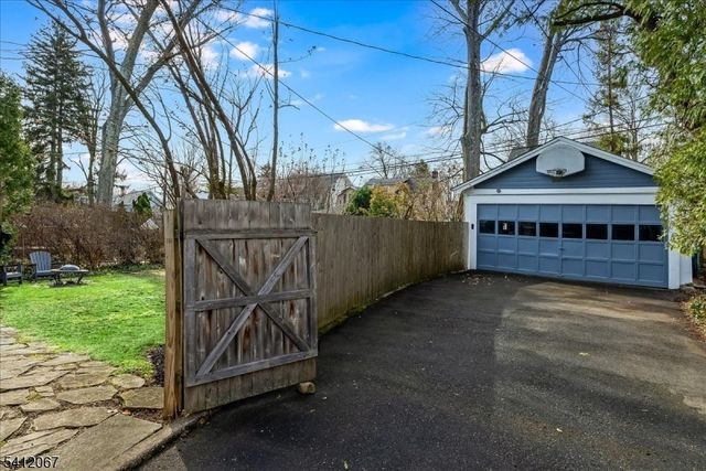 42 Carolin Rd, Montclair Twp., NJ 07043