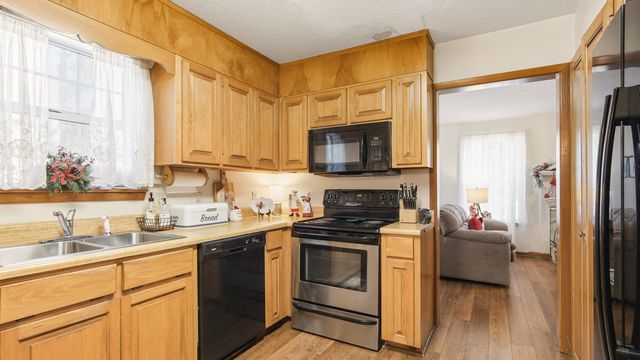 2186 W Us Highway 90, Defuniak Springs, FL 32433