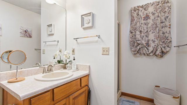 2186 W Us Highway 90, Defuniak Springs, FL 32433