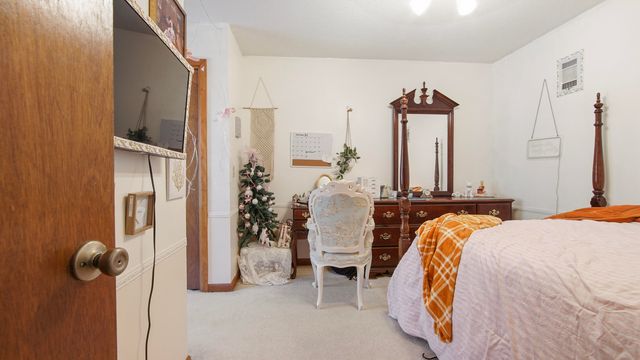 2186 W Us Highway 90, Defuniak Springs, FL 32433