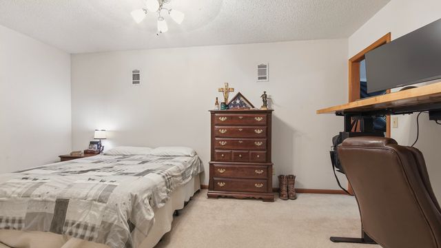 2186 W Us Highway 90, Defuniak Springs, FL 32433