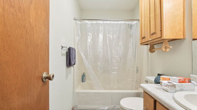 2186 W Us Highway 90, Defuniak Springs, FL 32433