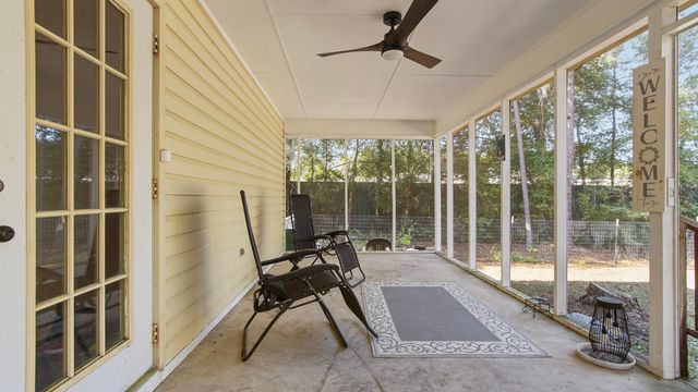 2186 W Us Highway 90, Defuniak Springs, FL 32433