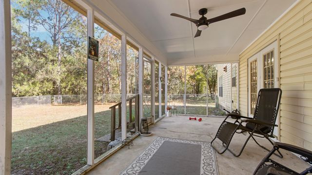 2186 W Us Highway 90, Defuniak Springs, FL 32433