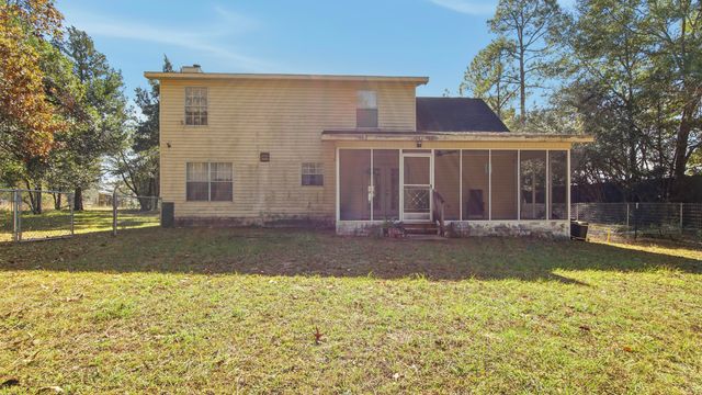 2186 W Us Highway 90, Defuniak Springs, FL 32433