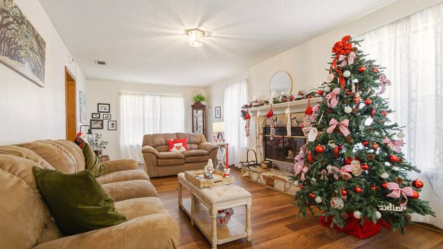 2186 W Us Highway 90, Defuniak Springs, FL 32433