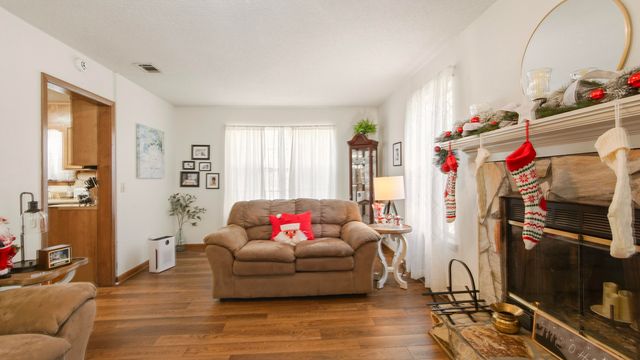 2186 W Us Highway 90, Defuniak Springs, FL 32433