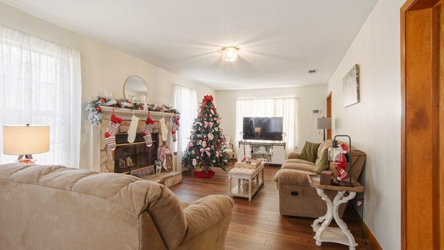 2186 W Us Highway 90, Defuniak Springs, FL 32433