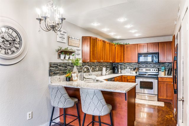 18040 Midway Road 101, Dallas, TX 75287